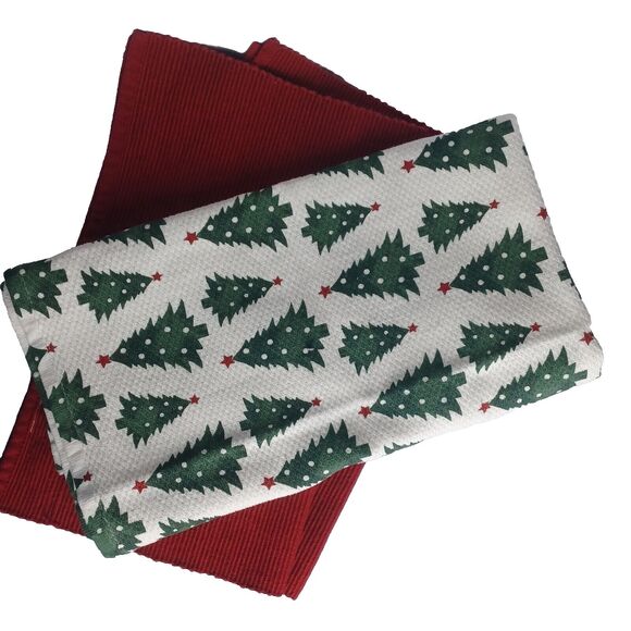 Christmas Placemats and dish towel - Picture 1 of 3